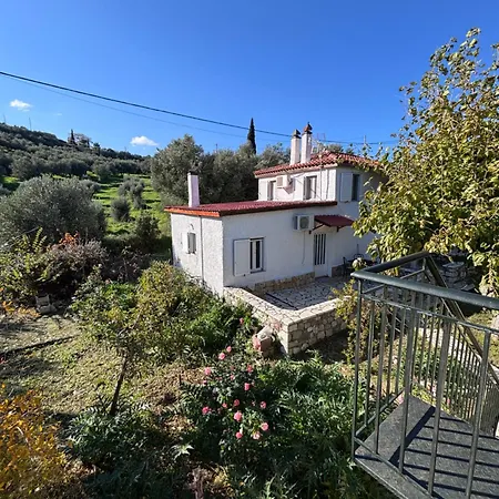 εξοχή-with Fireplace And View To The Sea