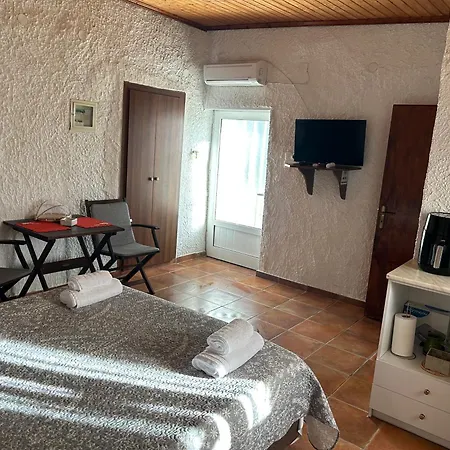 Séjour à la campagne εξοχή-with Fireplace And View To The Sea Eliki