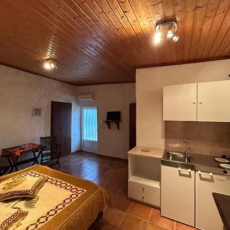 Hétvégi ház εξοχή-with Fireplace And View To The Sea