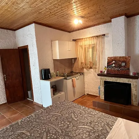 εξοχή-with Fireplace And View To The Sea