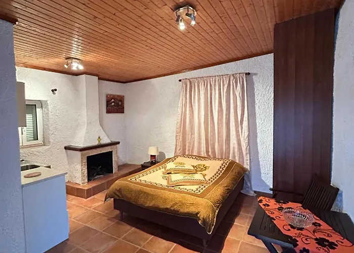 Δωμάτια Εξοχή-With Fireplace And View To The Sea Eliki